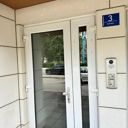 Centar 2 利夫诺