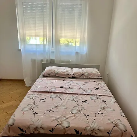 アパート Centar 2 *